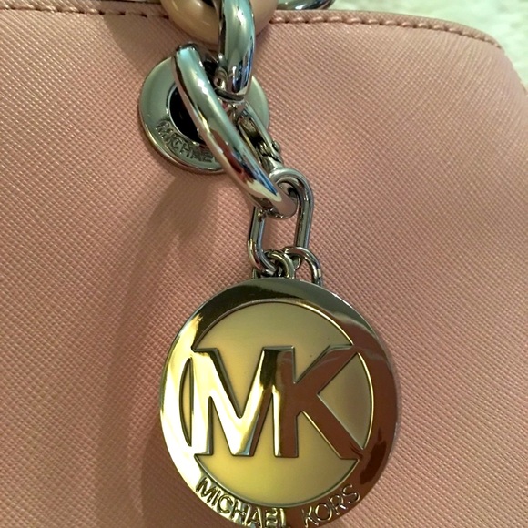 ⭐️SOLD⭐️Michael Kors Cynthia Bag💕😍💕👛 - Picture 5 of 8